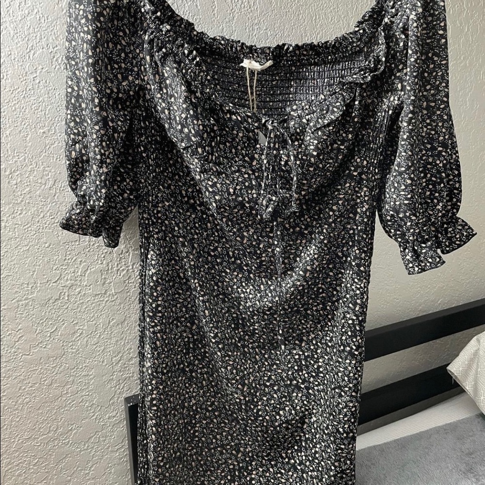 Size medium flower dress.